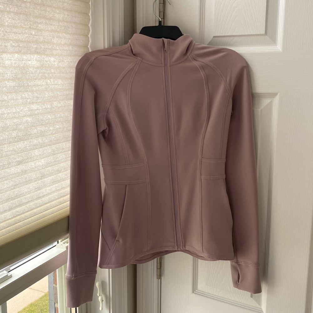 Lulu zip up